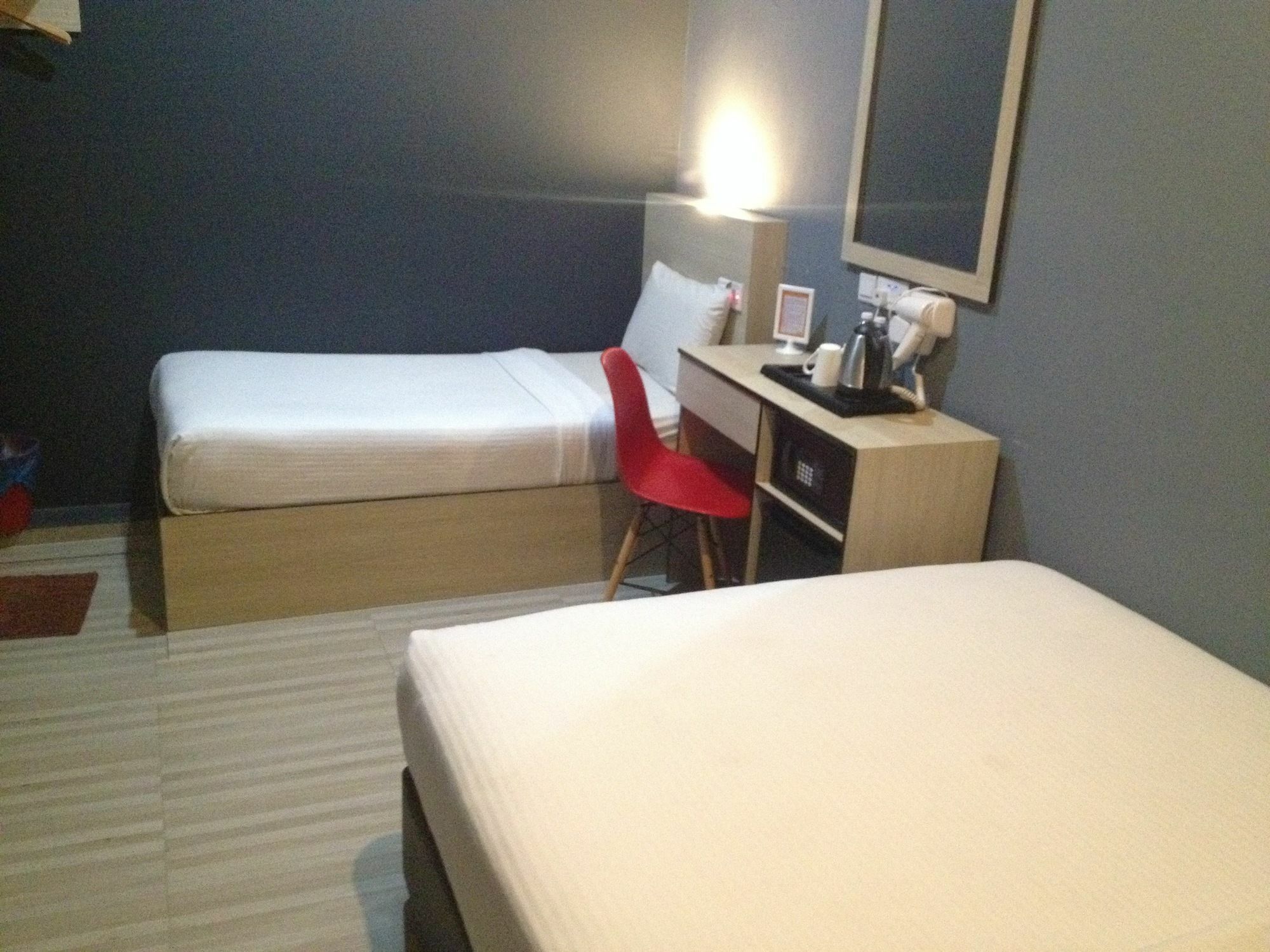Dj Citi Inn Hotel Kuala Terengganu Bagian luar foto