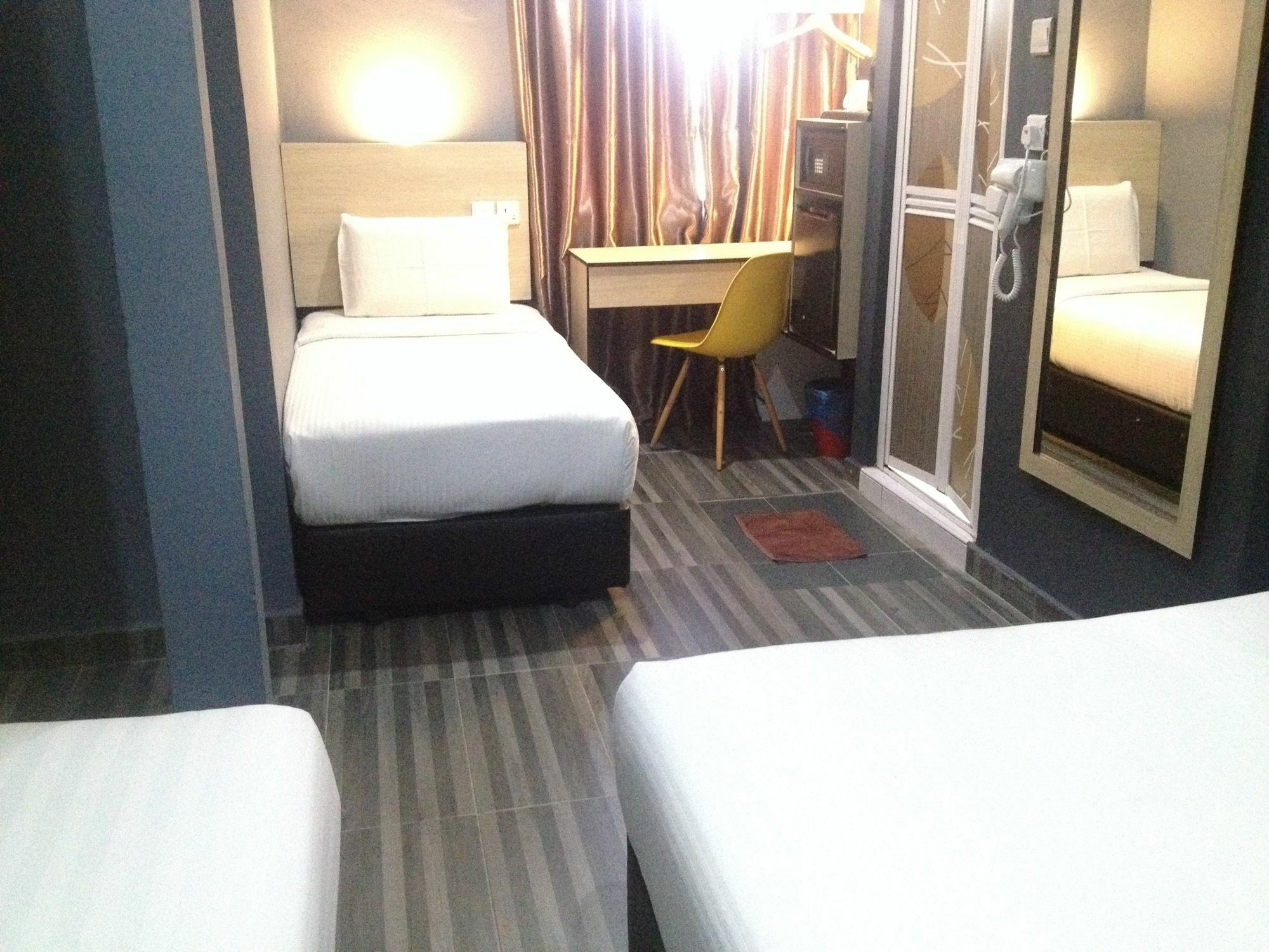 Dj Citi Inn Hotel Kuala Terengganu Bagian luar foto